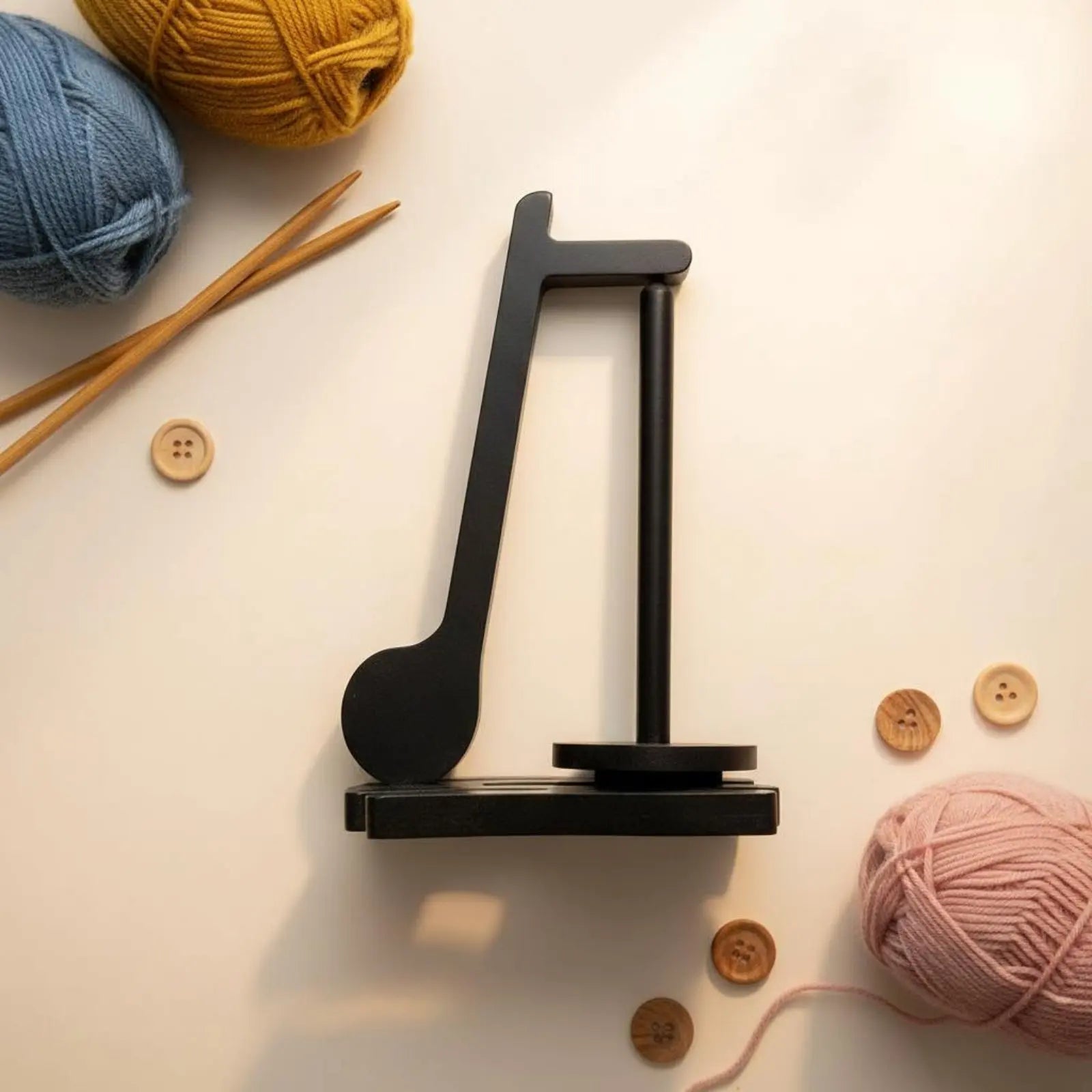 Wooden Yarn Holder 360° Rotation Rotating Yarn Spindle Sewing and Knitting Accessory Easy Assembly for Crocheters, Craft Room