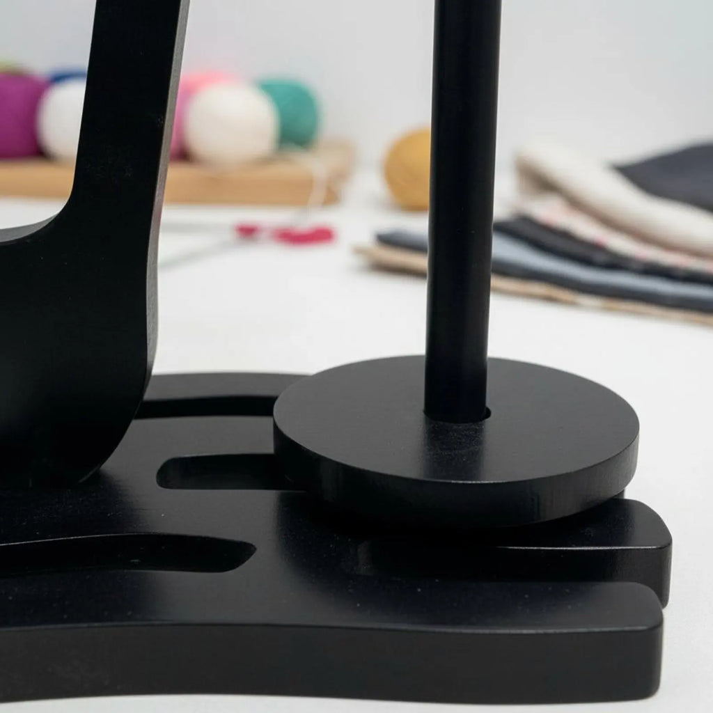 Wooden Yarn Holder 360° Rotation Rotating Yarn Spindle Sewing and Knitting Accessory Easy Assembly for Crocheters, Craft Room